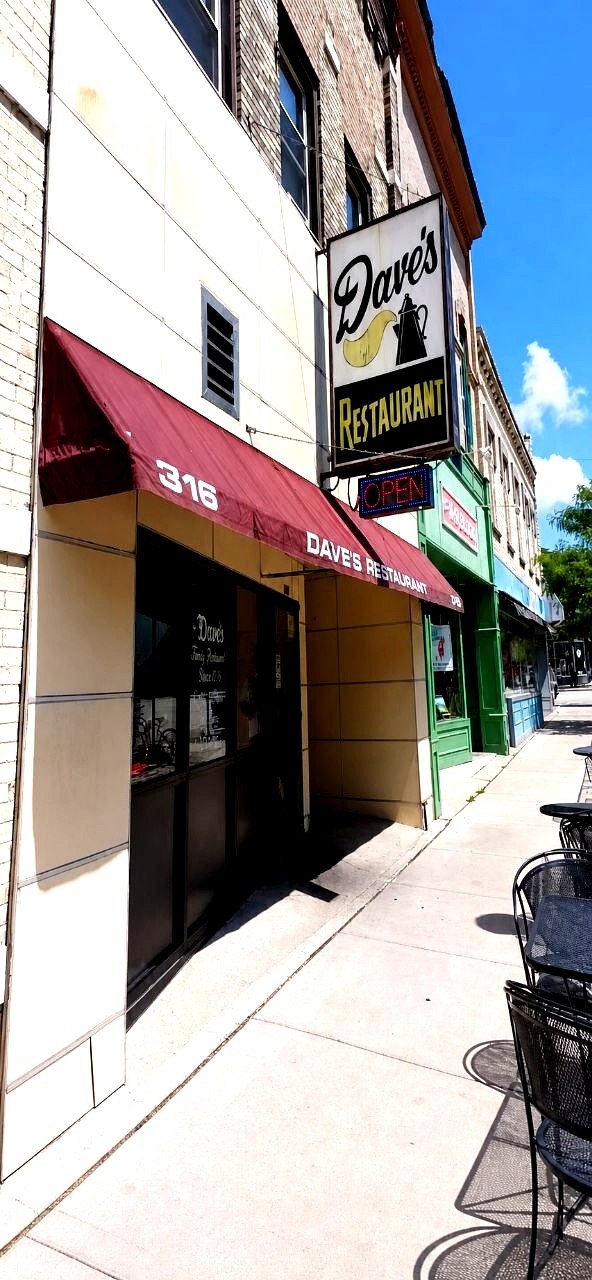 Dave's Family Restaurant exterior